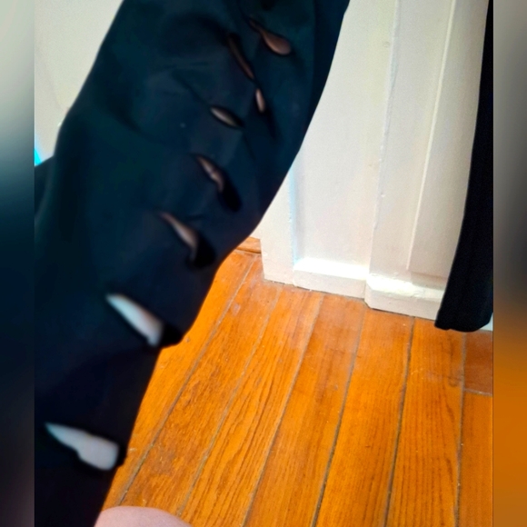 Stylish Black Cut Out Leggings - Picture 2 of 2